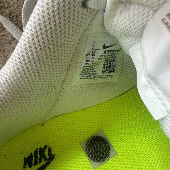 Women's Nike Air Force One - Picture 4 of 5